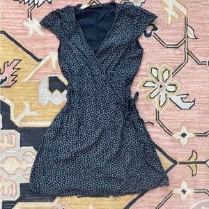 Brandy Melville Robbie Wrap Dress in Navy Blue Floral